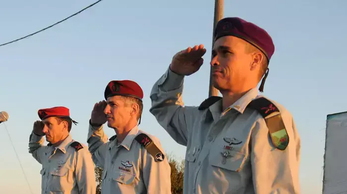 אלוף יאיר גולן, מפקד פיקוד הצפון, בטקס החלפת מפקד עוצבת "הגליל", מפקד האוגדה היוצא תת-אלוף יואל סטריק ומפקד האוגדה הנכנס תת-אלוף הרצי הלוי. אלוף יאיר גולן, מפקד פיקוד הצפון, בטקס החלפת מפקד עוצבת "הגליל", מפקד האוגדה היוצא תת-אלוף יואל סטריק ומפקד האוגדה הנכנס תת-אלוף הרצי הלוי.