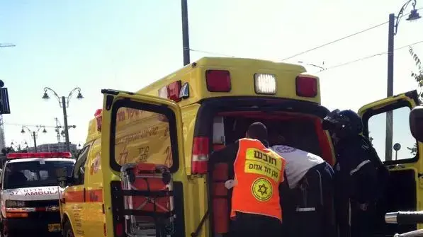 צעירה בת 25 נפצעה קשה מאבן שנפלה עליה מקומה 10, ירושלים, נובמבר 2011 צעירה בת 25 נפצעה קשה מאבן שנפלה עליה מקומה 10, ירושלים, נובמבר 2011