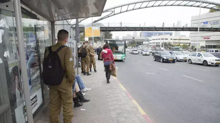 חיילים בבסיס, דצמבר 2011 חיילים בבסיס, דצמבר 2011