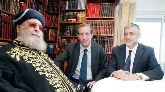 שגריר צרפת, כריסטוף ביגו, נפגש עם הרב עובדיה יוסף ואלי ישי, דצמבר שגריר צרפת, כריסטוף ביגו, נפגש עם הרב עובדיה יוסף ואלי ישי, דצמבר
