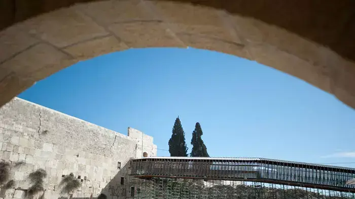גשר המוגרבים ירושלים, נסגר למעבר עקב היותו רעוע, דצמבר 2011 גשר המוגרבים ירושלים, נסגר למעבר עקב היותו רעוע, דצמבר 2011