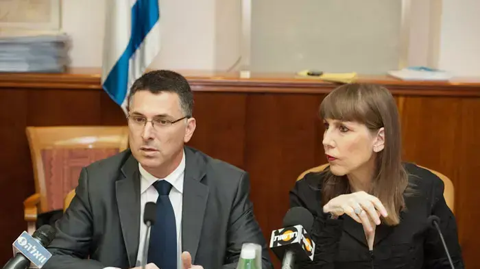 ועדת שרים לקידום מעמד האישה עם לימור לבנת, דצמבר 2011 ועדת שרים לקידום מעמד האישה עם לימור לבנת, דצמבר 2011