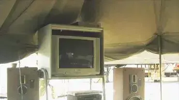 מועדון חיילים בסוללת נמ אי שם בארץ (צילום צחי בירן)