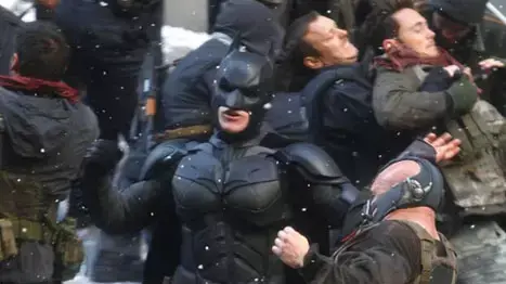 והוא אפילו לא העניין עצמו. כריסטיאן בייל ב-"The Dark Knight Rises" והוא אפילו לא העניין עצמו. כריסטיאן בייל ב-"The Dark Knight Rises"