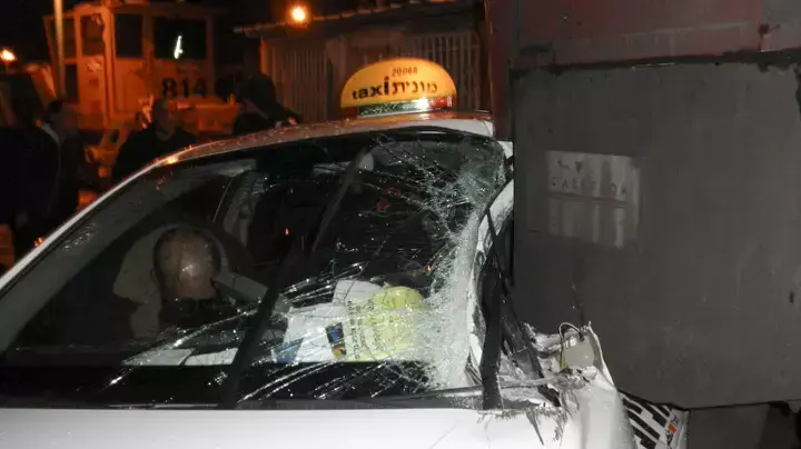 התנגשות רכבת ומונית בלוד התנגשות רכבת ומונית בלוד