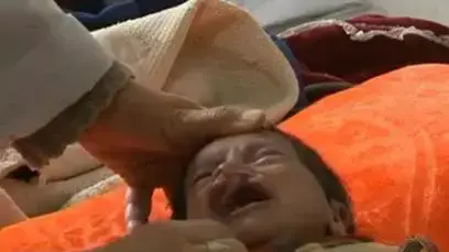 מתוך כתבה ברשת "אל-ג'זירה" על שיעור עצום של מומים מולדים בעיר פלוג'ה, עירק, כתוצאה מאמצעי לחימה בהם השתמש צבא ארה"ב בעיר מתוך כתבה ברשת "אל-ג'זירה" על שיעור עצום של מומים מולדים בעיר פלוג'ה, עירק, כתוצאה מאמצעי לחימה בהם השתמש צבא ארה"ב בעיר