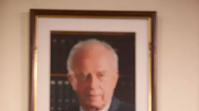נועם שליט ושלי חיימוביץ, בבית מפלגת העבודה, אחרי ששליט הודיע על התמודדותו על כסא ברשימת העבודה, ינואר 2012 נועם שליט ושלי חיימוביץ, בבית מפלגת העבודה, אחרי ששליט הודיע על התמודדותו על כסא ברשימת העבודה, ינואר 2012