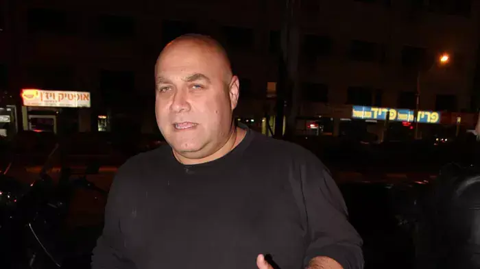 גם הוא בפנים. דביר בנדק גם הוא בפנים. דביר בנדק