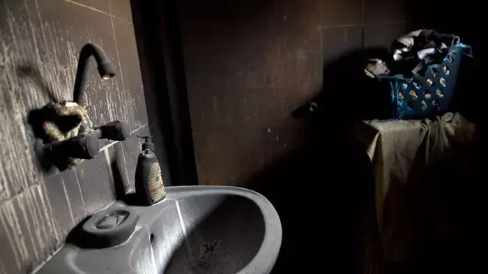 שריפה בבניין מגורים ברמלה בשכונת ג'ואריס, פברואר 2012 שריפה בבניין מגורים ברמלה בשכונת ג'ואריס, פברואר 2012