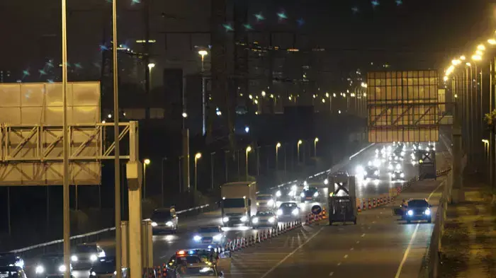 קטע הכביש באיילון בין שבעת הכוכבים להרצליה צפון, שנסגר עקב מפגעים, פברואר 2012 קטע הכביש באיילון בין שבעת הכוכבים להרצליה צפון, שנסגר עקב מפגעים, פברואר 2012