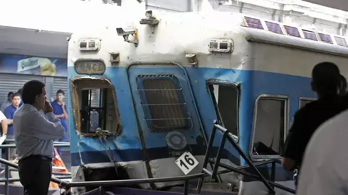 תאונת רכבת בתחנה של התחתית בבירת ארגנטינה, בואנוס איירס, 22 בפברואר 2012 תאונת רכבת בתחנה של התחתית בבירת ארגנטינה, בואנוס איירס, 22 בפברואר 2012