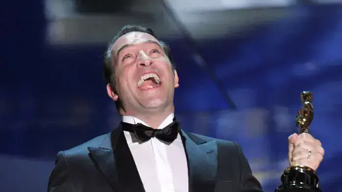 צורח בצרפתית. דוז'רדן צורח בצרפתית. דוז'רדן