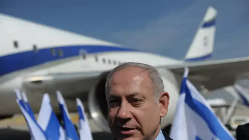 ראש הממשלה בנימין נתניהו עם נחיתתו בארץ, בשדה התעופה בן גוריון ראש הממשלה בנימין נתניהו עם נחיתתו בארץ, בשדה התעופה בן גוריון