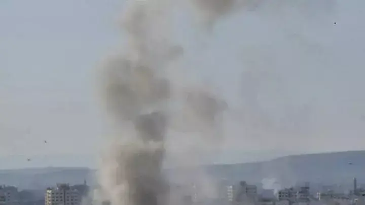 עשן מיתמר מעל דמשק דמשק לאחר הפיגועים עשן מיתמר מעל דמשק דמשק לאחר הפיגועים