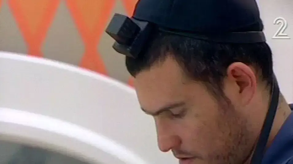 לא הומו פלוס סיגריות דקות מחפש שידוך. ערן לא הומו פלוס סיגריות דקות מחפש שידוך. ערן