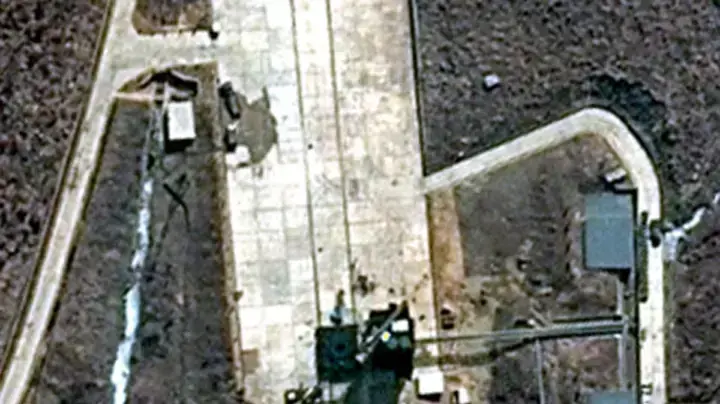 צילום לווין של כן השיגור בצפון קוריאה לקראת שיגור טיל בליסטי, מרץ 2013 צילום לווין של כן השיגור בצפון קוריאה לקראת שיגור טיל בליסטי, מרץ 2013