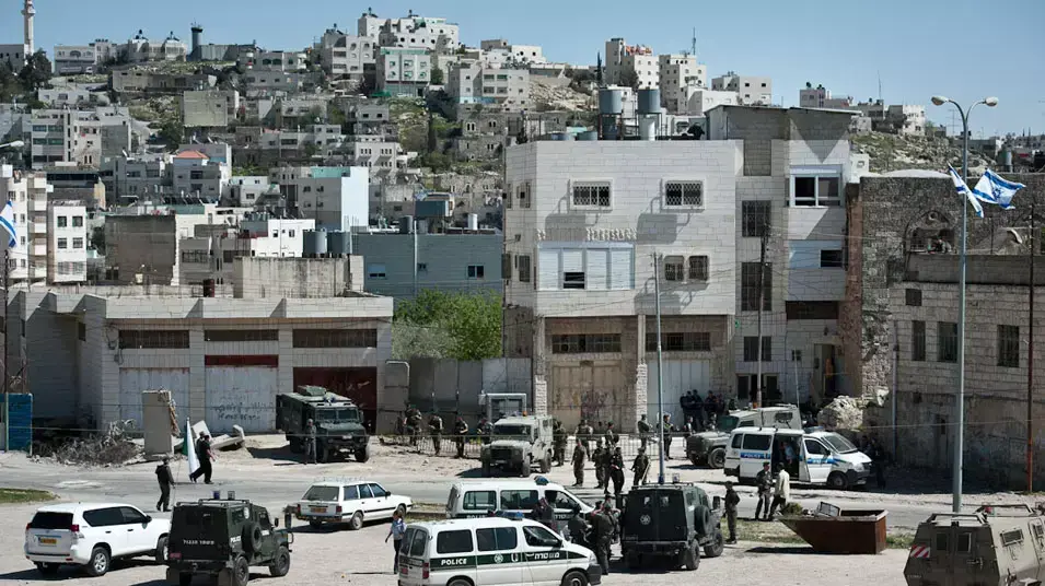 פינוי בית המכפלה בחברון, אפריל 2012 פינוי בית המכפלה בחברון, אפריל 2012
