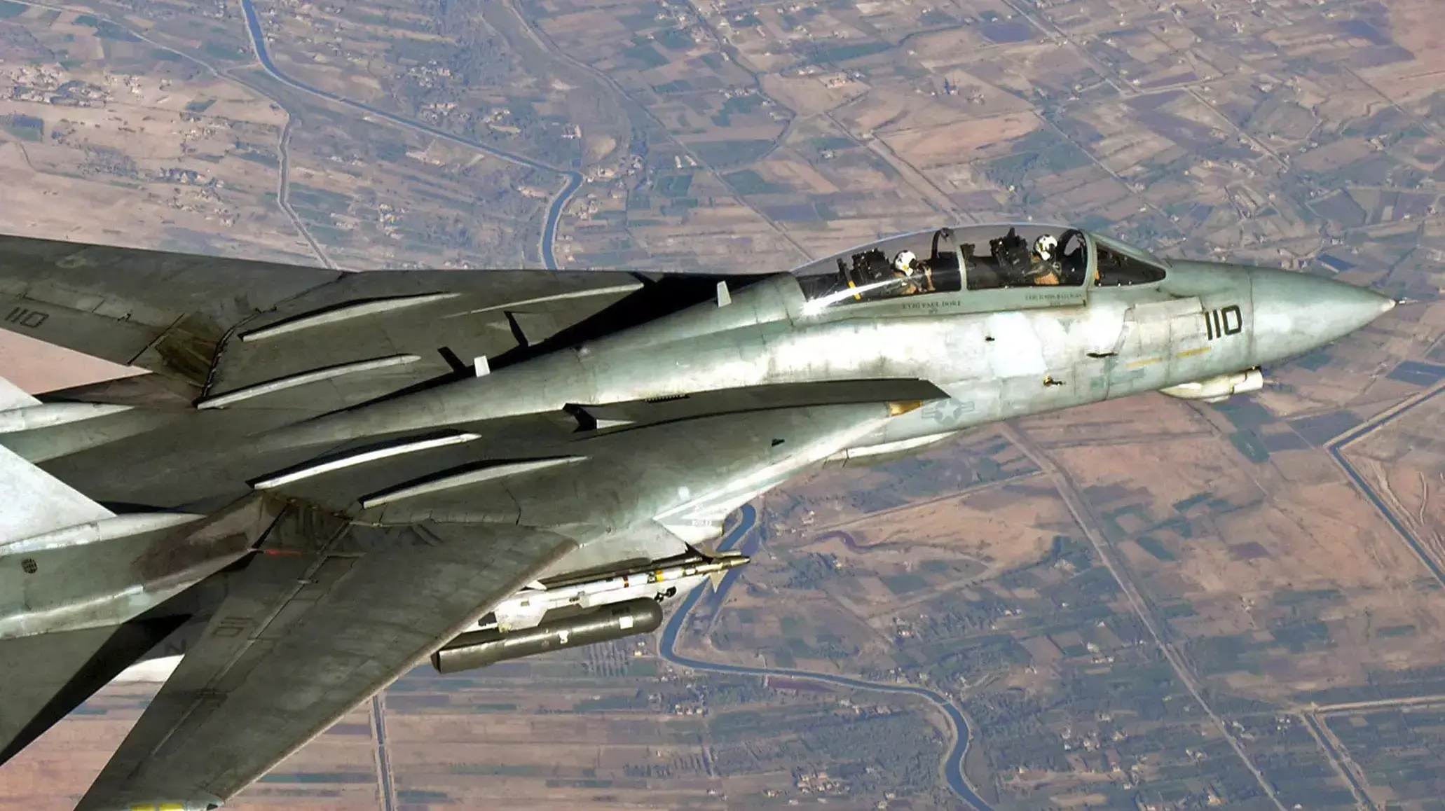 מטוס קרב F-14 של ארצות הברית אירן 14 אפריל 2012 מטוס קרב F-14 של ארצות הברית אירן 14 אפריל 2012