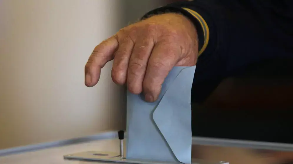 הצבעה מוקדמת בבחירות לנשיאות צרפת בנציגות דיפלומטית, סידני, אוסטרליה, 21 באפריל 2012 הצבעה מוקדמת בבחירות לנשיאות צרפת בנציגות דיפלומטית, סידני, אוסטרליה, 21 באפריל 2012