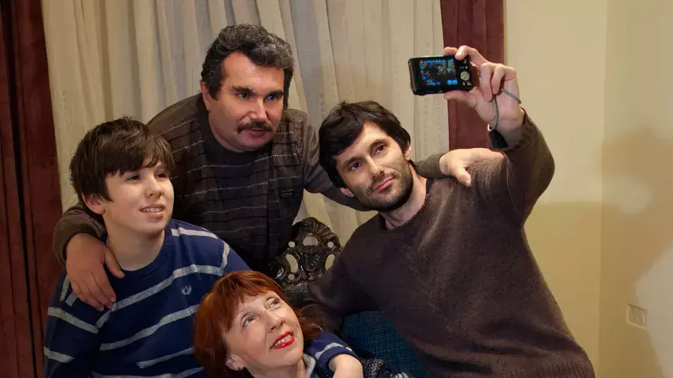 HOME MOVIE HOME MOVIE