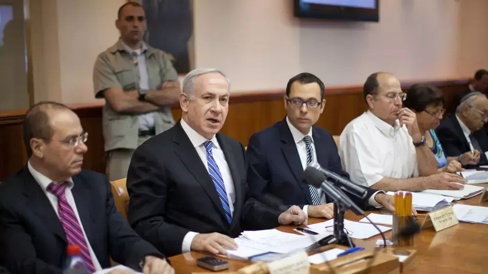 ראש הממשלה בנימין נתניהו בישיבת הממשלה, מאי 2012 ראש הממשלה בנימין נתניהו בישיבת הממשלה, מאי 2012