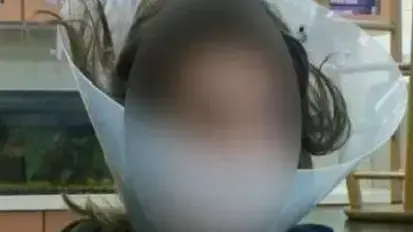 מורה אילצה את תלמידיה לענוד קולר מורה אילצה את תלמידיה לענוד קולר