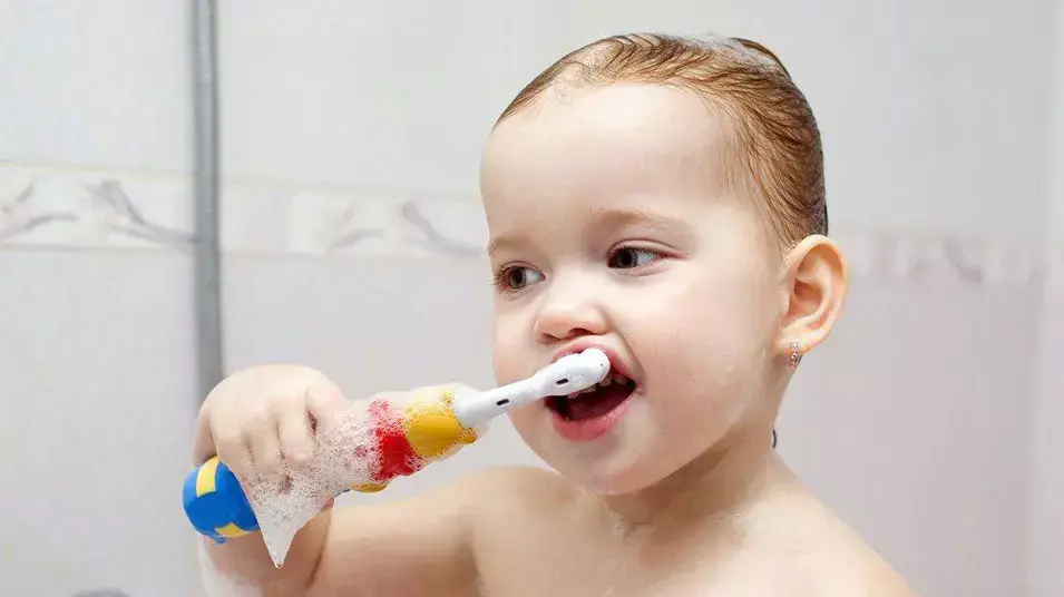 איך נלמד את הילד לצחצח שיניים? איך נלמד את הילד לצחצח שיניים?