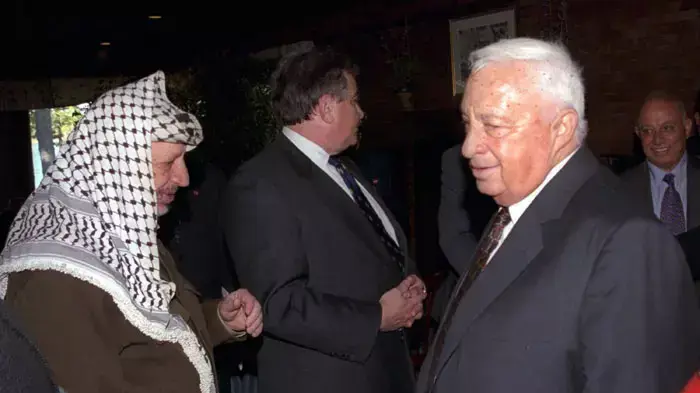 אריאל שרון ויאסר ערפאת בזמן ועידת ''ואי'' אריאל שרון ויאסר ערפאת בזמן ועידת ''ואי''