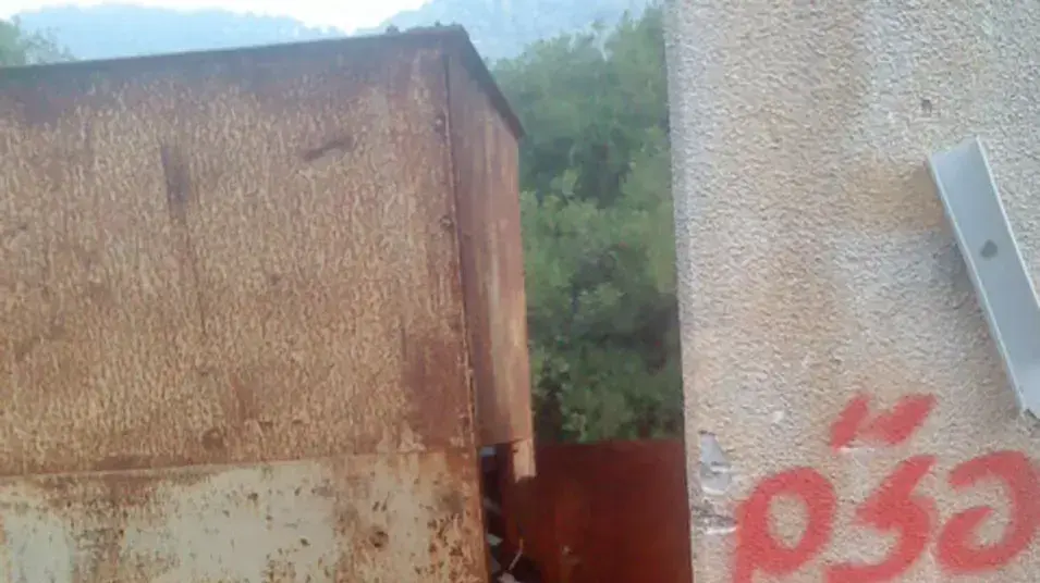 טיפול לא סביבתי בסוללות בבסיס צה"ל בצפון טיפול לא סביבתי בסוללות בבסיס צה"ל בצפון