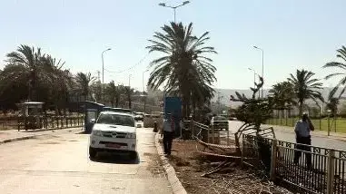 פלסטיני נורה בבטנו לאחר שניסה לחטוף נשק ממאבטח, מעלה אדומים, יוני 2012 פלסטיני נורה בבטנו לאחר שניסה לחטוף נשק ממאבטח, מעלה אדומים, יוני 2012