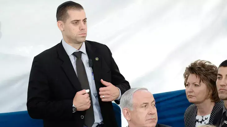 בנימין נתניהו בגבס בהלוויית יצחק שמיר בנימין נתניהו בגבס בהלוויית יצחק שמיר