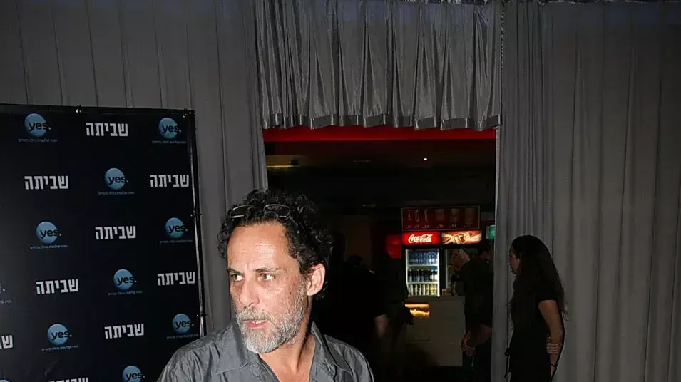 רני בלייר רני בלייר