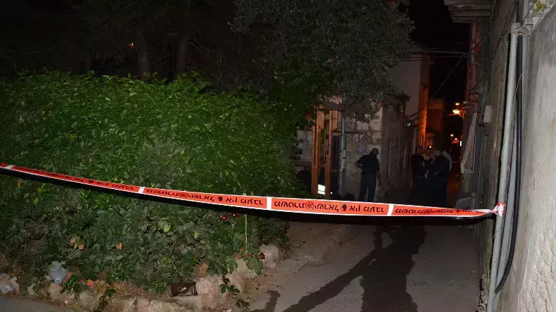 אריתראי נפצע קשה ונוסף קל בדליקה שפרצה בדירה ברחוב ביבאס בירושלים, יולי 2012 אריתראי נפצע קשה ונוסף קל בדליקה שפרצה בדירה ברחוב ביבאס בירושלים, יולי 2012