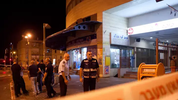 נער בן 15 נורה בקיוסק ברמלה נער בן 15 נורה בקיוסק ברמלה