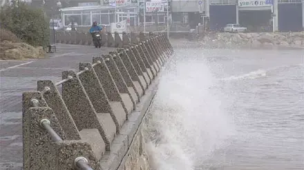 קיר הטיילת בתל אביב שמגן על צינור הביוב הראשי (צילום: איגוד ערים דן לביוב) קיר הטיילת בתל אביב שמגן על צינור הביוב הראשי (צילום: איגוד ערים דן לביוב)