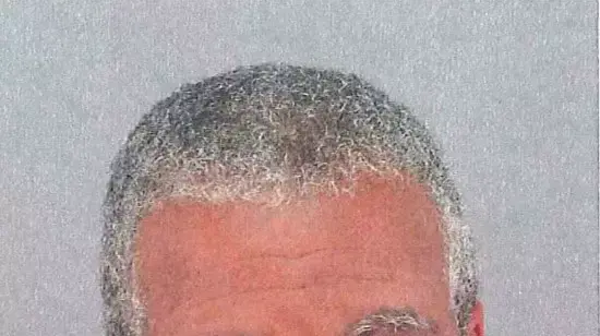 תמונת המעצר המשטרתית של גרגורי הארוויל, תושב קליפורניה שגנב את זהותו של אדם אחר ונאלץ לשבת בכלא במקומו, יולי 2012 תמונת המעצר המשטרתית של גרגורי הארוויל, תושב קליפורניה שגנב את זהותו של אדם אחר ונאלץ לשבת בכלא במקומו, יולי 2012