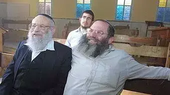 שני הרבנים מתוך הישיבה שני הרבנים מתוך הישיבה