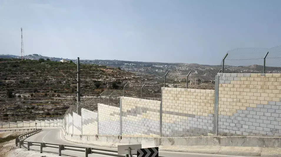 התנחלות בית חורון, יולי 2012 התנחלות בית חורון, יולי 2012