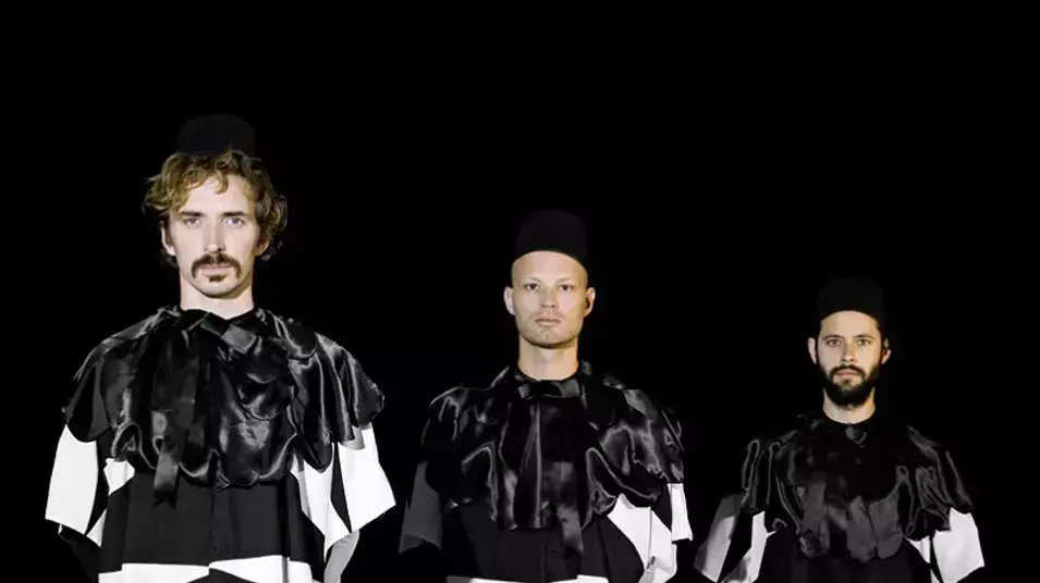 כיף. WhoMadeWho מגיעים להופעה כיף. WhoMadeWho מגיעים להופעה