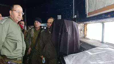 הרמטכל משה בוגי יעלון בביקור במוצב בחרמון הרמטכל משה בוגי יעלון בביקור במוצב בחרמון