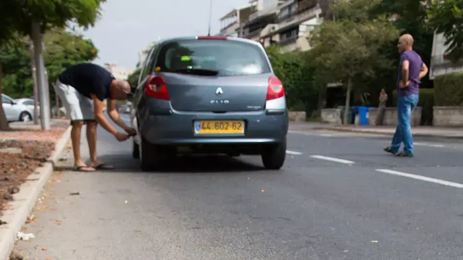 תאונת דרכים בקרית מוצקין אם ובנה נפצעו קשה, ספטמבר 2012 תאונת דרכים בקרית מוצקין אם ובנה נפצעו קשה, ספטמבר 2012