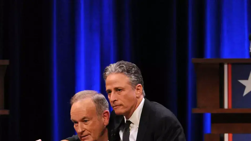 אפשר להיות קרובים למרות חילוקי הדעות. ג'ון סטיוארט וביל אוריילי אפשר להיות קרובים למרות חילוקי הדעות. ג'ון סטיוארט וביל אוריילי