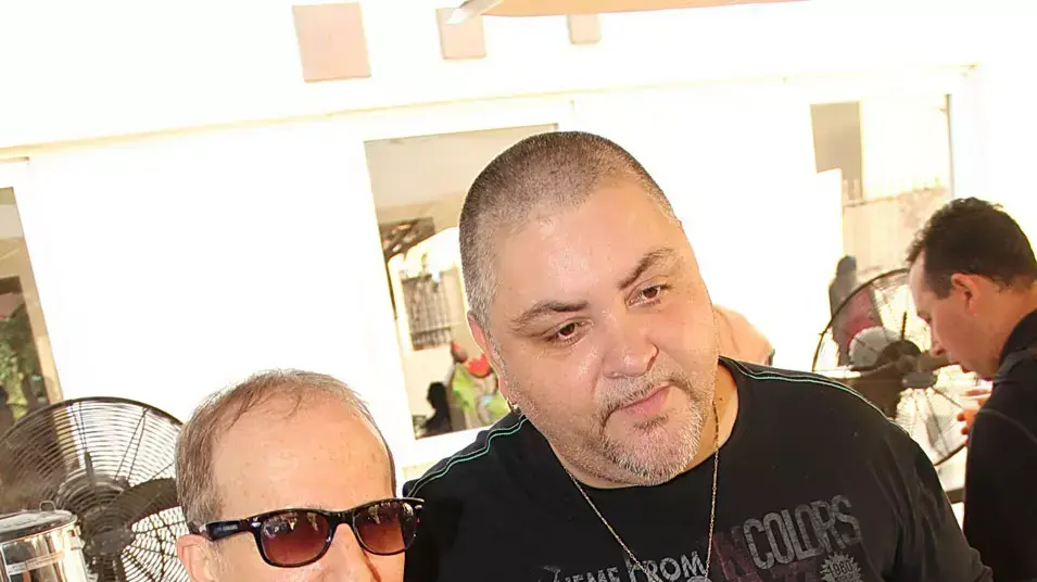 לא רוצים חוזים דרקוניים. דוכין וסנדרסון לא רוצים חוזים דרקוניים. דוכין וסנדרסון