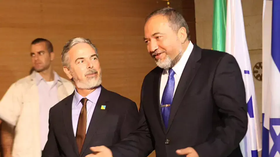 השר אביגדור ליברמן יחד עם שר החוץ של ברזיל אנטוניו פטריוטה,אוקטובר 2012