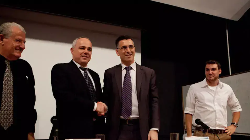 שר החינוך גדעון סער ושר האוצר יובל שטייניץ בסיור במכללת אריאל, אוקטובר 2012 שר החינוך גדעון סער ושר האוצר יובל שטייניץ בסיור במכללת אריאל, אוקטובר 2012