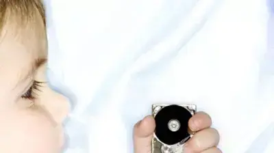 דיסק קשיח בייבי מייקי של היטאצי דיסק קשיח בייבי מייקי של היטאצי