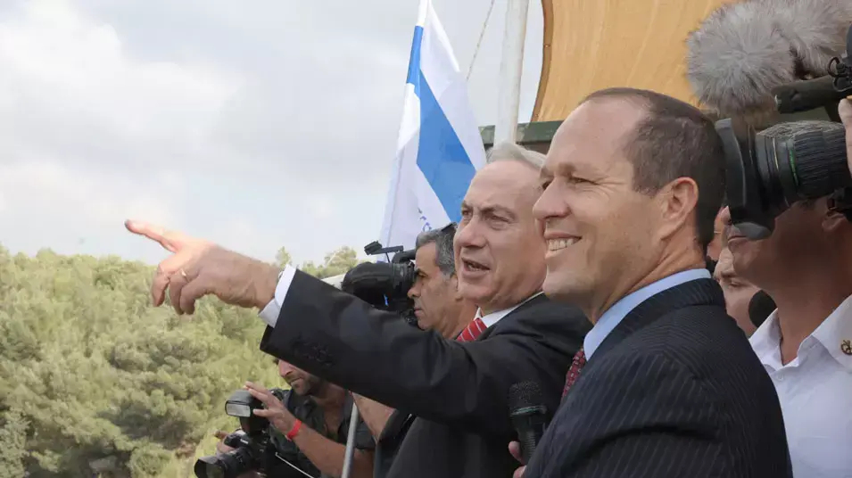 בנימין נתניהו וניר ברקת מסיירים בשכונת גילה בירושלים בנימין נתניהו וניר ברקת מסיירים בשכונת גילה בירושלים
