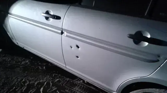 רכב שנפגע מרסיסי רקטת קסאם במועצה האזורית אשכול, 23 אוקטובר 2012 רכב שנפגע מרסיסי רקטת קסאם במועצה האזורית אשכול, 23 אוקטובר 2012