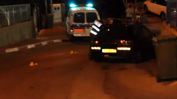 זירת רצח בה נורה צעיר במכוניתו בכפר מרר, 23 אוקטובר 2012 זירת רצח בה נורה צעיר במכוניתו בכפר מרר, 23 אוקטובר 2012