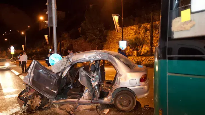 תאונת דרכים בין אוטובוס למכונית בגינות סחרוב בירושלים, אוקטובר 2012 תאונת דרכים בין אוטובוס למכונית בגינות סחרוב בירושלים, אוקטובר 2012